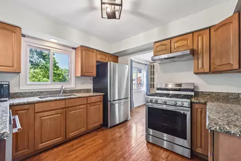 1058 Crimson Dr, Wheeling, IL 60090 photo 9
