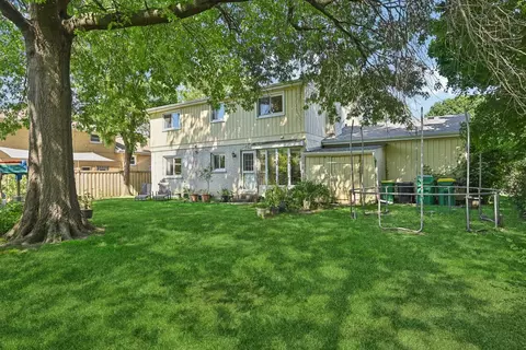 1058 Crimson Dr, Wheeling, IL 60090 photo 21