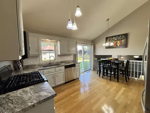 Kitchen - 16439 Edgewood Dr, Plainfield, IL 60586 photo 3 of 3