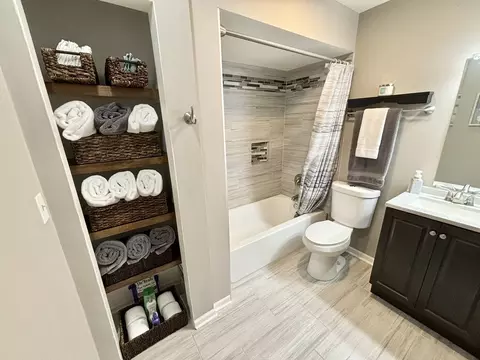 Bath - 16439 Edgewood Dr, Plainfield, IL 60586 photo 1 of 8