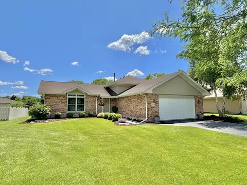 Exterior - 16439 Edgewood Dr, Plainfield, IL 60586 photo 1 of 4