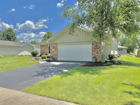 Exterior - 16439 Edgewood Dr, Plainfield, IL 60586 photo 2 of 4