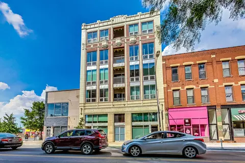 1927 N Milwaukee Ave #201, Chicago, IL 60647