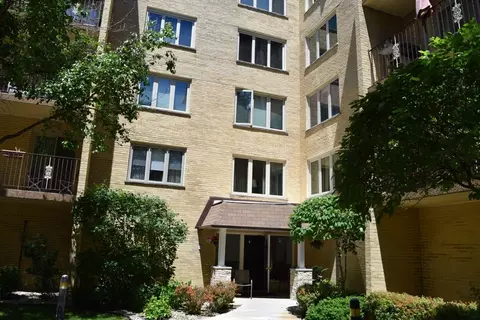 6430 W Belle Plaine Ave #304, Chicago, IL 60634