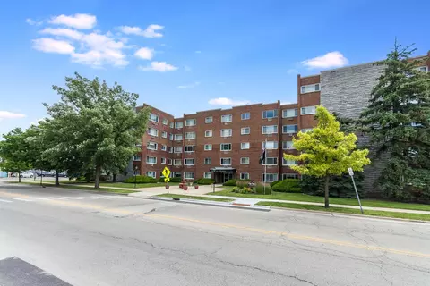 222 Madison St #114, Joliet, IL 60435