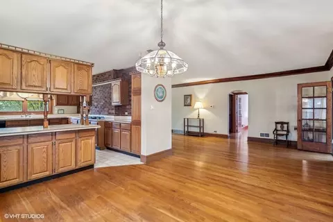 247 E 2nd St, Elmhurst, IL 60126 photo 12