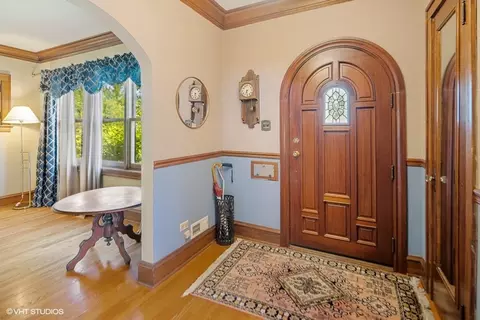 247 E 2nd St, Elmhurst, IL 60126 photo 4
