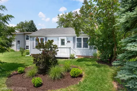 1324 Thornwood Ln, Crystal Lake, IL 60014
