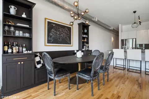 Dining - 910 W Madison St #608, Chicago, IL 60607 photo 1 of 2