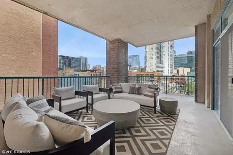Exterior - 910 W Madison St #608, Chicago, IL 60607 photo 1 of 2