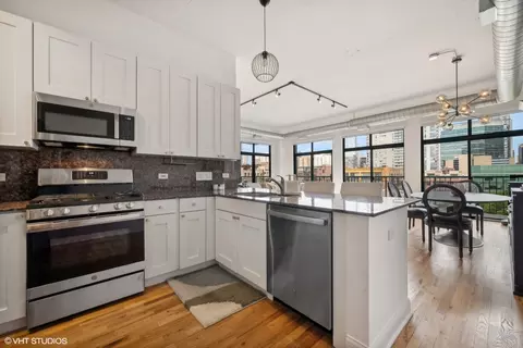 Kitchen - 910 W Madison St #608, Chicago, IL 60607 photo 1 of 3
