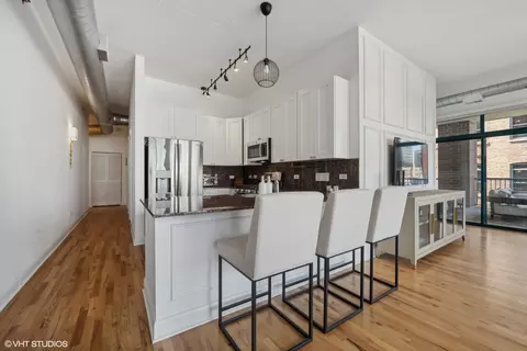 Kitchen - 910 W Madison St #608, Chicago, IL 60607 photo 3 of 3