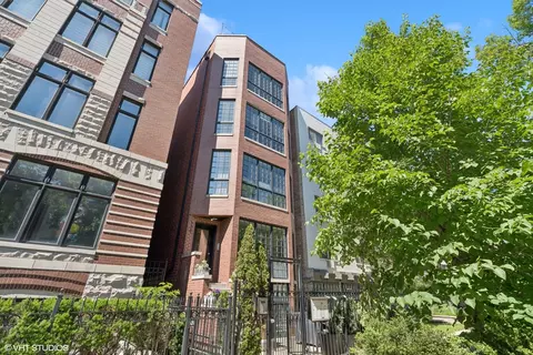 536 W Oakdale Ave #4, Chicago, IL 60657