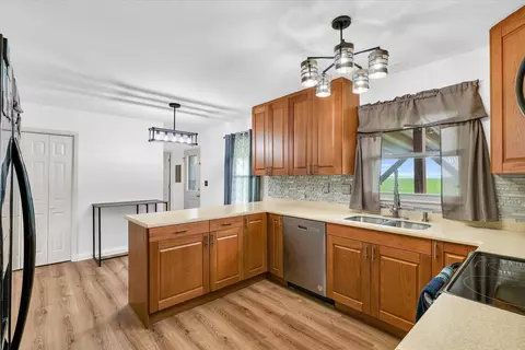 Kitchen - 103 Chippewa Dr, Loda, IL 60948 photo 4 of 6