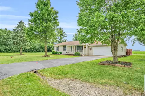 Exterior - 103 Chippewa Dr, Loda, IL 60948 photo 2 of 15
