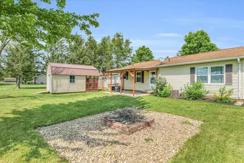 Exterior - 103 Chippewa Dr, Loda, IL 60948 photo 12 of 15