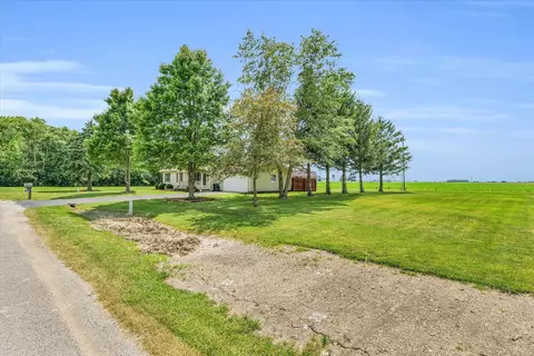 Exterior - 103 Chippewa Dr, Loda, IL 60948 photo 11 of 15