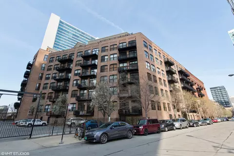 520 W Huron St #217, Chicago, IL 60654