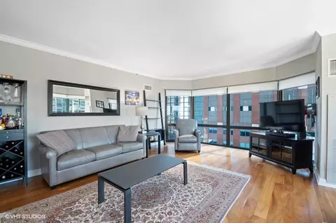 Living - 100 E Huron St #1606, Chicago, IL 60611 photo 2 of 4