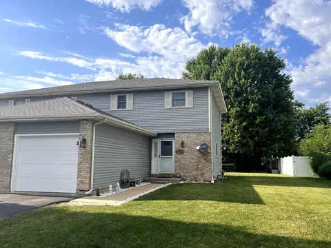 405 Elm St #B, Yorkville, IL 60560