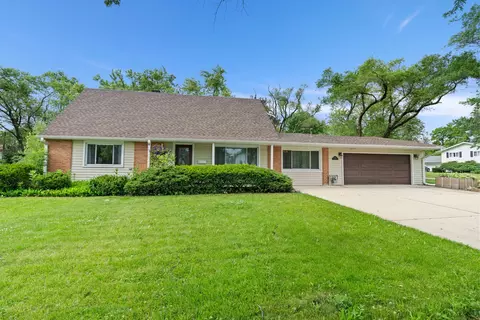 655 Lafayette Ln, Hoffman Estates, IL 60169