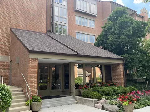 44 Park Ln #133, Park Ridge, IL 60068
