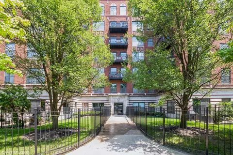 4537 S Drexel Blvd #707, Chicago, IL 60653
