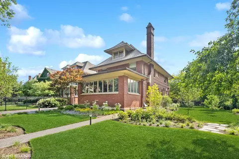4264 N Hazel St, Chicago, IL 60613