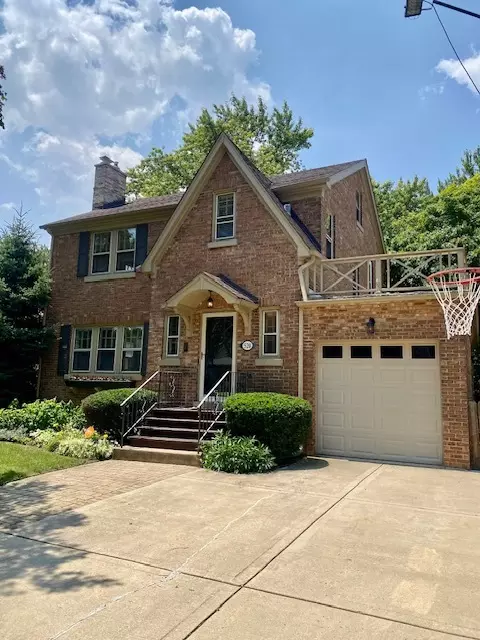 520 N Waiola Ave, La Grange Park, IL 60526