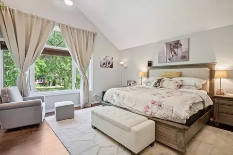 Bedroom - 42 Gale Ave, River Forest, IL 60305 photo 7 of 12