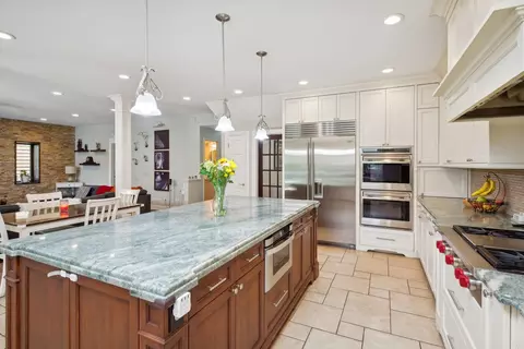 Kitchen - 42 Gale Ave, River Forest, IL 60305 photo 4 of 5