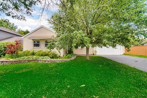 1745 Bucknell Ct, Naperville, IL 60565