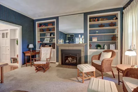 Living - 638 W Lincolnway Rd, Morrison, IL 61270 photo 3 of 3