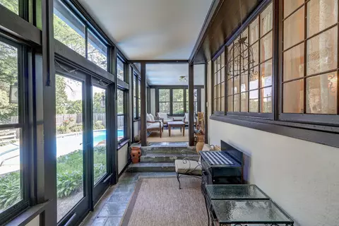 Entry Way - 638 W Lincolnway Rd, Morrison, IL 61270 photo 4 of 4