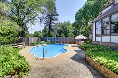 Exterior - 638 W Lincolnway Rd, Morrison, IL 61270 photo 11 of 18