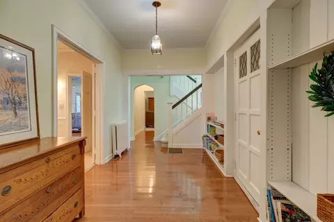 Entry Way - 638 W Lincolnway Rd, Morrison, IL 61270 photo 2 of 4
