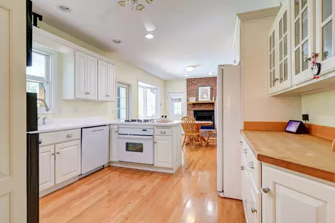Kitchen - 638 W Lincolnway Rd, Morrison, IL 61270 photo 1 of 4
