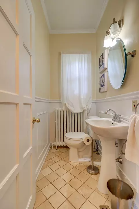 Bath - 638 W Lincolnway Rd, Morrison, IL 61270 photo 1 of 6
