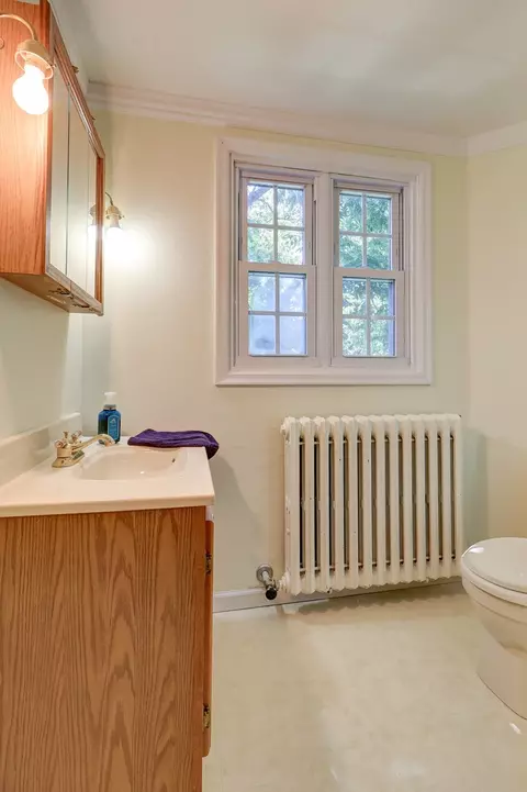 Bath - 638 W Lincolnway Rd, Morrison, IL 61270 photo 6 of 6