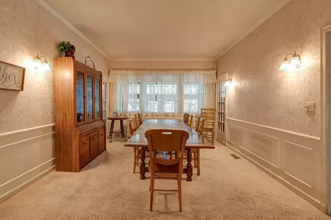 Dining - 638 W Lincolnway Rd, Morrison, IL 61270 photo 1 of 4