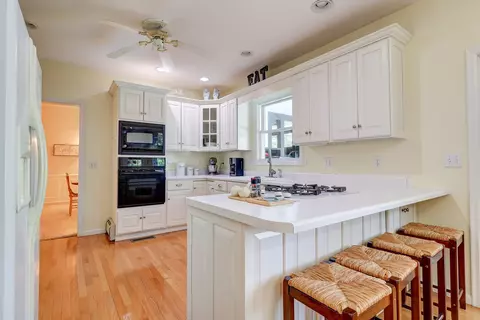 Kitchen - 638 W Lincolnway Rd, Morrison, IL 61270 photo 4 of 4