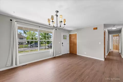 Living - 829 Bay Ct, Bartlett, IL 60103 photo 4 of 4