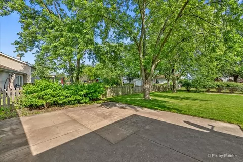 Exterior - 829 Bay Ct, Bartlett, IL 60103 photo 2 of 5
