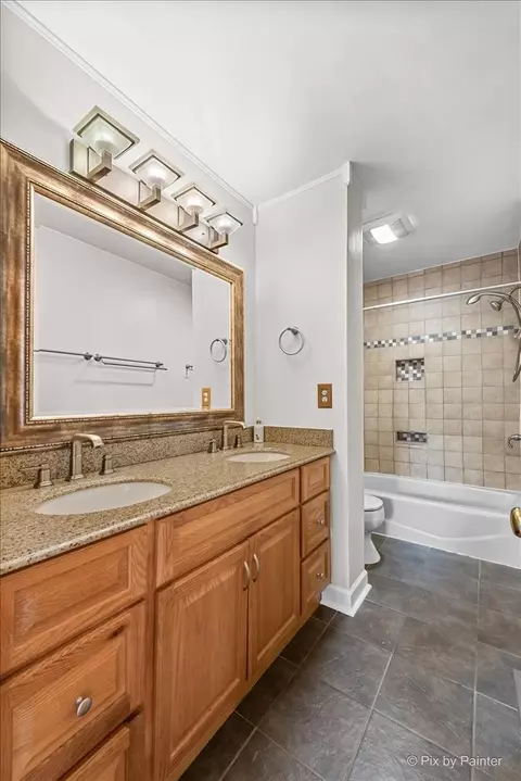 Bath - 829 Bay Ct, Bartlett, IL 60103 photo 1 of 3
