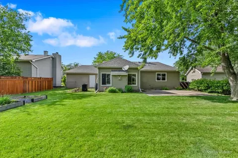 Exterior - 829 Bay Ct, Bartlett, IL 60103 photo 5 of 5