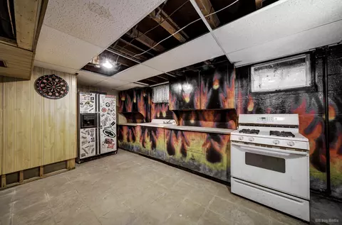Kitchen - 19615 Wolf Rd, Mokena, IL 60448 photo 4 of 4