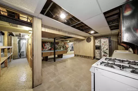 Kitchen - 19615 Wolf Rd, Mokena, IL 60448 photo 3 of 4