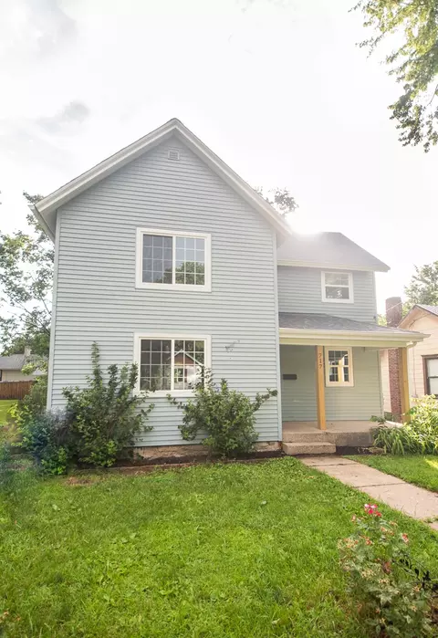 717 College Ave, Dixon, IL 61021