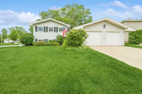1540 Fairfield Ln, Hoffman Estates, IL 60169
