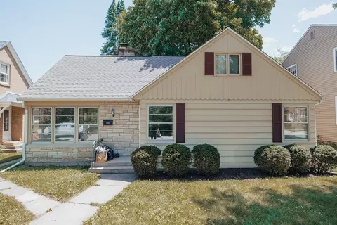 127 Robert Ave, Rockford, IL 61107